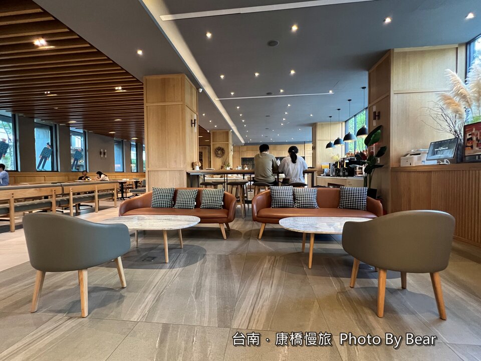 【台南】「康橋慢旅Kindness Day Hotel．府城住宿推薦，文青風設計旅店，宵夜.午茶點心吃到飽，還有免費腳踏車租借和自助洗衣.烘衣房」