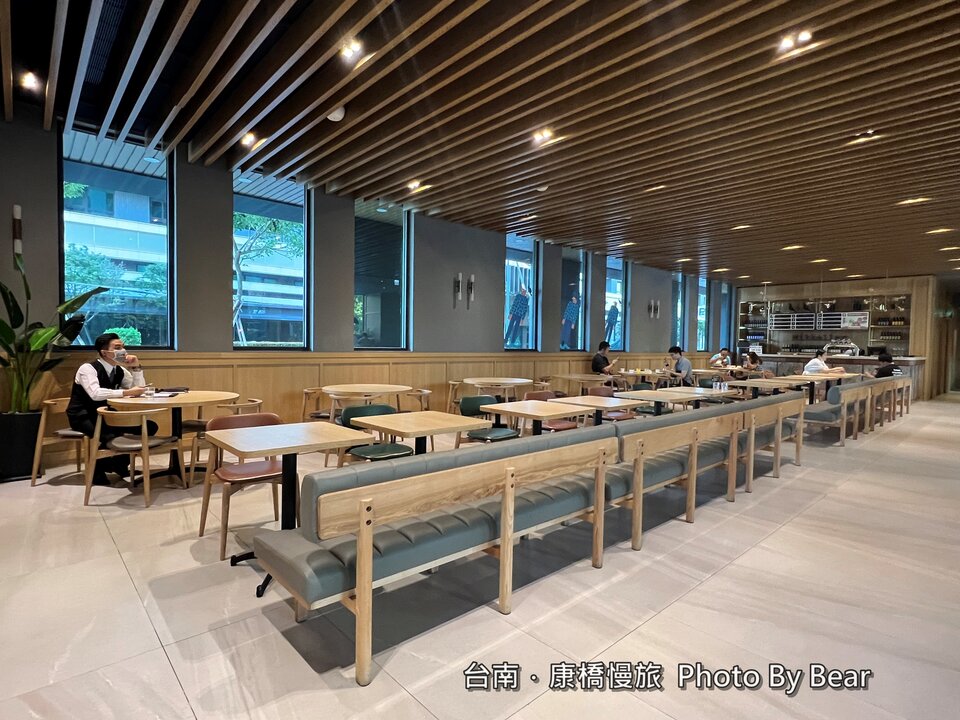 【台南】「康橋慢旅Kindness Day Hotel．府城住宿推薦，文青風設計旅店，宵夜.午茶點心吃到飽，還有免費腳踏車租借和自助洗衣.烘衣房」