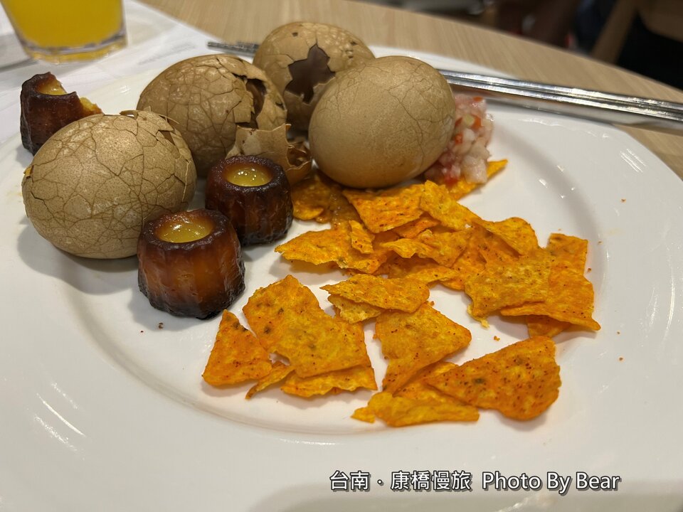 【台南】「康橋慢旅Kindness Day Hotel．府城住宿推薦，文青風設計旅店，宵夜.午茶點心吃到飽，還有免費腳踏車租借和自助洗衣.烘衣房」