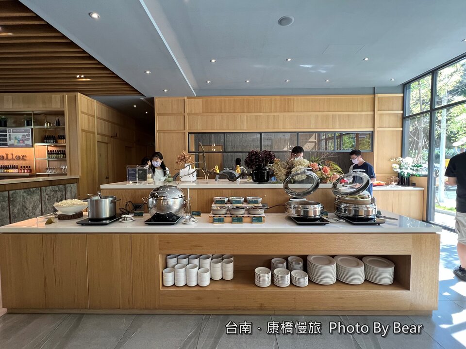 【台南】「康橋慢旅Kindness Day Hotel．府城住宿推薦，文青風設計旅店，宵夜.午茶點心吃到飽，還有免費腳踏車租借和自助洗衣.烘衣房」