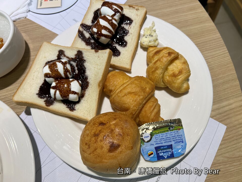 【台南】「康橋慢旅Kindness Day Hotel．府城住宿推薦，文青風設計旅店，宵夜.午茶點心吃到飽，還有免費腳踏車租借和自助洗衣.烘衣房」