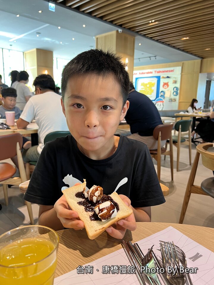 【台南】「康橋慢旅Kindness Day Hotel．府城住宿推薦，文青風設計旅店，宵夜.午茶點心吃到飽，還有免費腳踏車租借和自助洗衣.烘衣房」