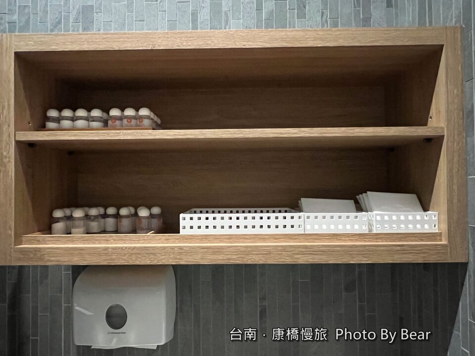 【台南】「康橋慢旅Kindness Day Hotel．府城住宿推薦，文青風設計旅店，宵夜.午茶點心吃到飽，還有免費腳踏車租借和自助洗衣.烘衣房」