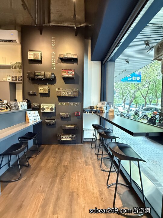 【台中西屯區】「湮云 Lostcloud Cafe．復古收音機主題精品咖啡，還有超吸睛的棉花糖雲朵飲品（高CP值/手作甜點/吐司熱壓/活動包場/近中科.逢甲商圈）」