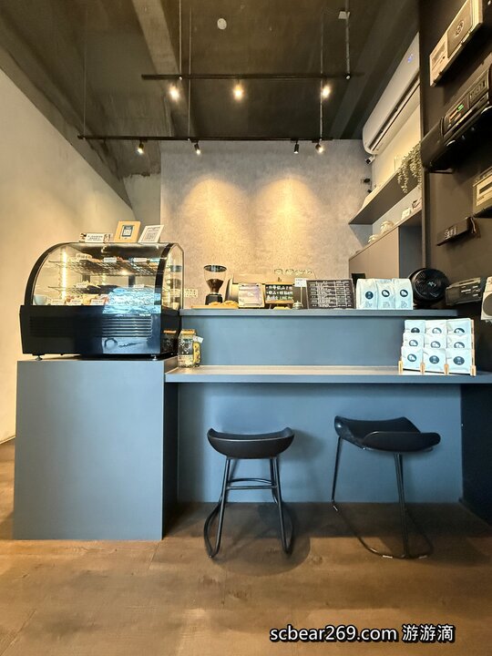 【台中西屯區】「湮云 Lostcloud Cafe．復古收音機主題精品咖啡，還有超吸睛的棉花糖雲朵飲品（高CP值/手作甜點/吐司熱壓/活動包場/近中科.逢甲商圈）」