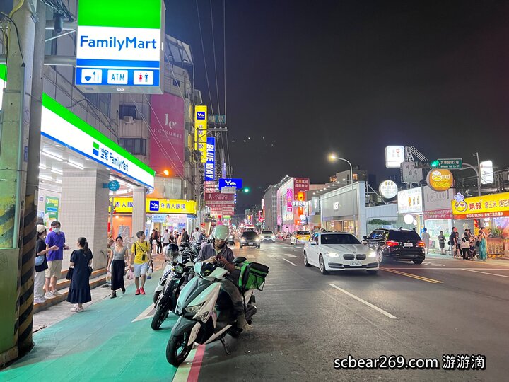 【台中】「逢甲星享道酒店In Sky Hotel.走路5分鐘就能逛夜市，設施一應俱全的高CP值住宿推薦（頂樓露天泳池/花園書房/道咖啡/健身房/中西式早餐/附停車場）」