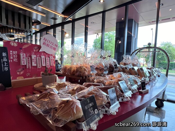 【台中】「逢甲星享道酒店In Sky Hotel.走路5分鐘就能逛夜市，設施一應俱全的高CP值住宿推薦（頂樓露天泳池/花園書房/道咖啡/健身房/中西式早餐/附停車場）」