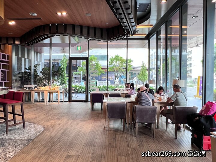 【台中】「逢甲星享道酒店In Sky Hotel.走路5分鐘就能逛夜市，設施一應俱全的高CP值住宿推薦（頂樓露天泳池/花園書房/道咖啡/健身房/中西式早餐/附停車場）」