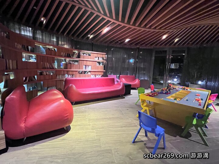 【台中】「逢甲星享道酒店In Sky Hotel.走路5分鐘就能逛夜市，設施一應俱全的高CP值住宿推薦（頂樓露天泳池/花園書房/道咖啡/健身房/中西式早餐/附停車場）」