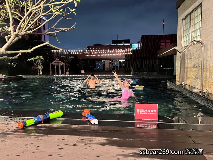 【台中】「逢甲星享道酒店In Sky Hotel.走路5分鐘就能逛夜市，設施一應俱全的高CP值住宿推薦（頂樓露天泳池/花園書房/道咖啡/健身房/中西式早餐/附停車場）」