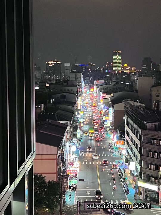 【台中】「逢甲星享道酒店In Sky Hotel.走路5分鐘就能逛夜市，設施一應俱全的高CP值住宿推薦（頂樓露天泳池/花園書房/道咖啡/健身房/中西式早餐/附停車場）」