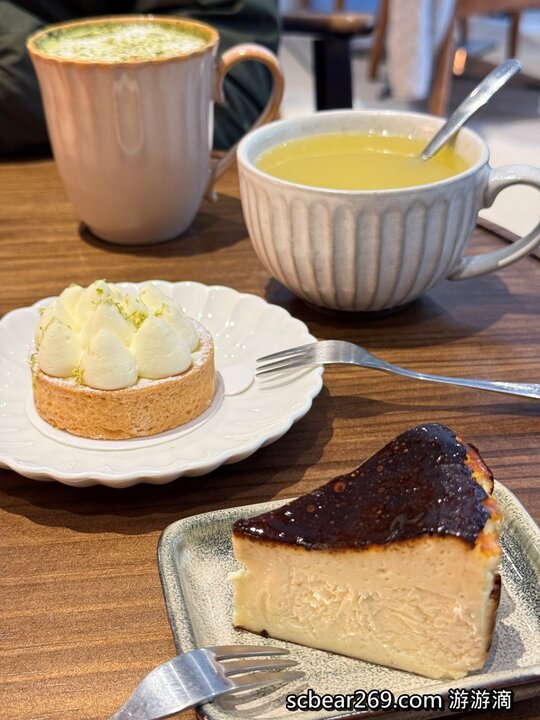 【林口】「Grato coffee，日系質感風格咖啡館，窗邊臥榻座位超吸睛 （手作甜點/麵包輕食/調味咖啡/平日不限時/好停車）」