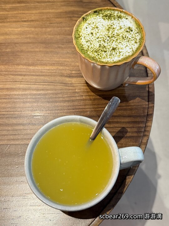 【林口】「Grato coffee，日系質感風格咖啡館，窗邊臥榻座位超吸睛 （手作甜點/麵包輕食/調味咖啡/平日不限時/好停車）」