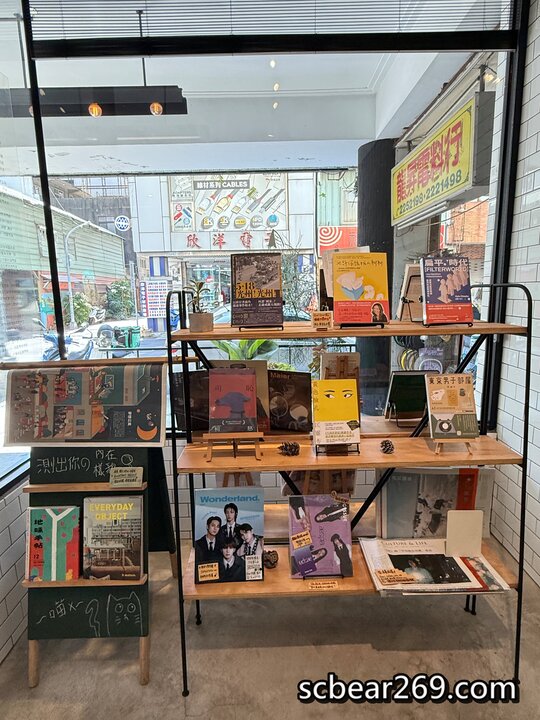 【台中】「Fleet Street艦隊街咖啡．結合獨立書店的不限時質感風咖啡館（早餐限定優惠/甜點/吐司/可內用3H/近火車站.宮原眼科）」