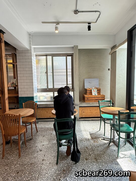 【台中】「Fleet Street艦隊街咖啡．結合獨立書店的不限時質感風咖啡館（早餐限定優惠/甜點/吐司/可內用3H/近火車站.宮原眼科）」