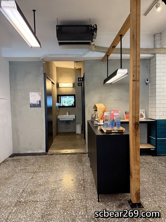 【台中】「Fleet Street艦隊街咖啡．結合獨立書店的不限時質感風咖啡館（早餐限定優惠/甜點/吐司/可內用3H/近火車站.宮原眼科）」
