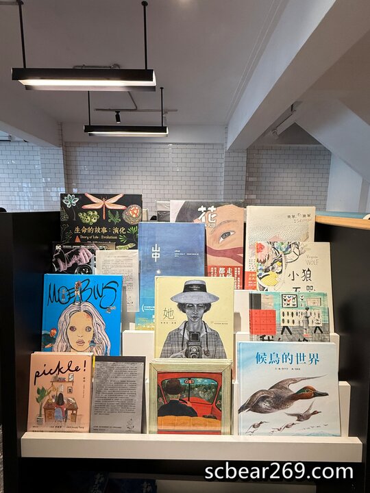 【台中】「Fleet Street艦隊街咖啡．結合獨立書店的不限時質感風咖啡館（早餐限定優惠/甜點/吐司/可內用3H/近火車站.宮原眼科）」
