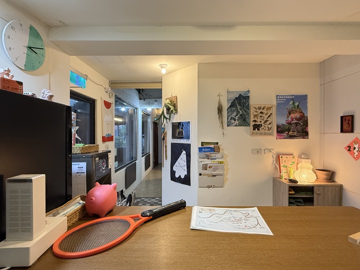 【新北】「Jiufen Breeze 九份惠風民宿．可將山景、海景與夜景盡收眼底的特色古厝改建民宿（Ｂ＆Ｂ／手作早餐／６人可包棟）」