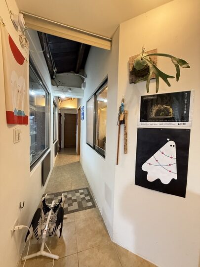 【新北】「Jiufen Breeze 九份惠風民宿．可將山景、海景與夜景盡收眼底的特色古厝改建民宿（Ｂ＆Ｂ／手作早餐／６人可包棟）」