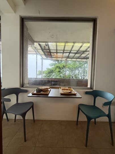 【新北】「Jiufen Breeze 九份惠風民宿．可將山景、海景與夜景盡收眼底的特色古厝改建民宿（Ｂ＆Ｂ／手作早餐／６人可包棟）」