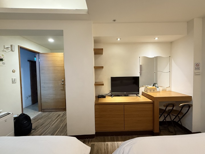 【新北】「Jiufen Breeze 九份惠風民宿．可將山景、海景與夜景盡收眼底的特色古厝改建民宿（Ｂ＆Ｂ／手作早餐／６人可包棟）」