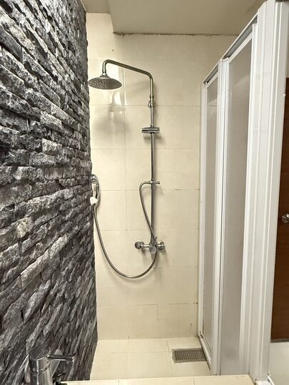 【新北】「Jiufen Breeze 九份惠風民宿．可將山景、海景與夜景盡收眼底的特色古厝改建民宿（Ｂ＆Ｂ／手作早餐／６人可包棟）」