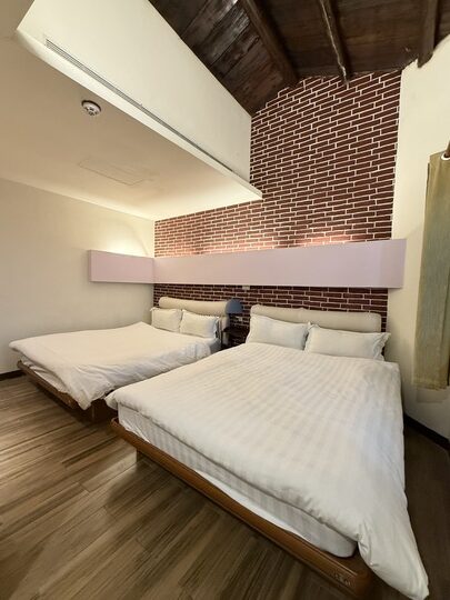 【新北】「Jiufen Breeze 九份惠風民宿．可將山景、海景與夜景盡收眼底的特色古厝改建民宿（Ｂ＆Ｂ／手作早餐／６人可包棟）」