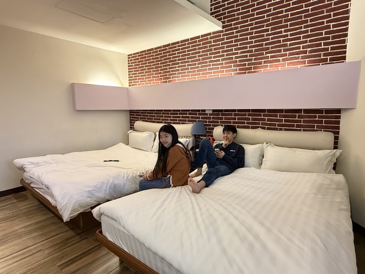 【新北】「Jiufen Breeze 九份惠風民宿．可將山景、海景與夜景盡收眼底的特色古厝改建民宿（Ｂ＆Ｂ／手作早餐／６人可包棟）」