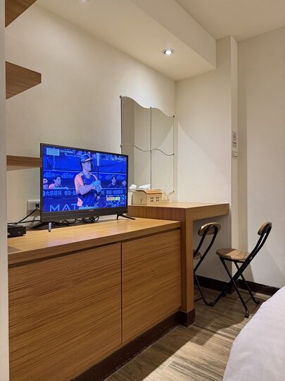 【新北】「Jiufen Breeze 九份惠風民宿．可將山景、海景與夜景盡收眼底的特色古厝改建民宿（Ｂ＆Ｂ／手作早餐／６人可包棟）」