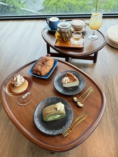 【九份】「暇咖啡hima cafe.坐擁山與海,美景盡收眼底的隱藏版景觀咖啡館(手沖.義式咖啡/聖代/可頌/手作甜點/無預約.採現場候位)」 【九份】「暇咖啡hima cafe.坐擁山與海,美景盡收眼底的隱藏版景觀咖啡館(手沖.義式咖啡/聖代/可頌/手作甜點/無預約.採現場候位)」