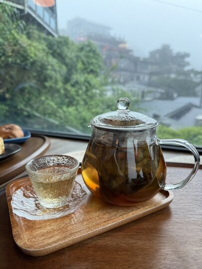 【九份】「暇咖啡hima cafe.坐擁山與海,美景盡收眼底的隱藏版景觀咖啡館(手沖.義式咖啡/聖代/可頌/手作甜點/無預約.採現場候位)」 【九份】「暇咖啡hima cafe.坐擁山與海,美景盡收眼底的隱藏版景觀咖啡館(手沖.義式咖啡/聖代/可頌/手作甜點/無預約.採現場候位)」