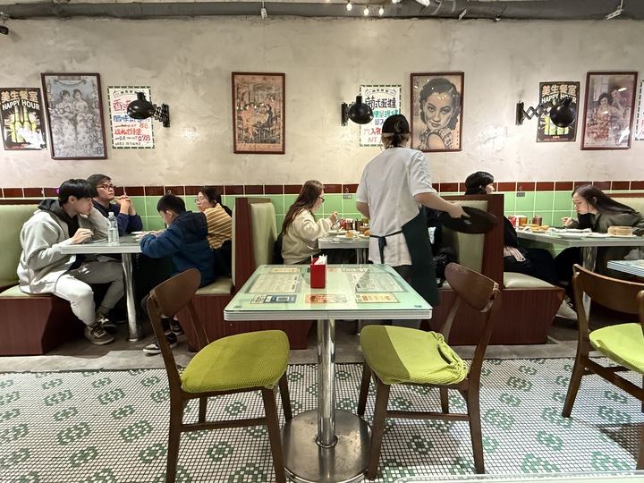 【桃園】「美生餐室-中華店．復古懷舊氛圍港式茶餐廳(港點/大排檔/燒臘/豬扒包/三文治.多士/蛋撻/近統領廣場.火車站/可線上訂位）」