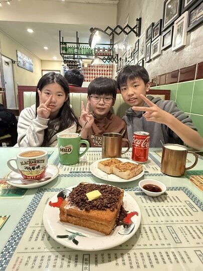 即時熱門文章：【桃園】「美生餐室-中華店．復古懷舊氛圍港式茶餐廳(港點/大排檔/燒臘/豬扒包/三文治.多士/蛋撻/近統領廣場.火車站/可線上訂位）」