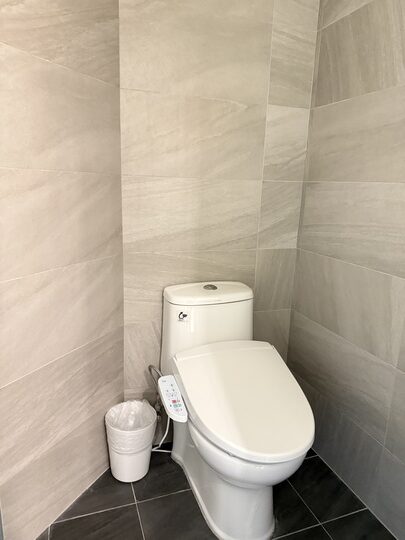 【嘉義】「葉綠宿・漫漫回嘉 Home Way Hotel．近文化路夜市文青質感風旅店（櫻桃計劃咖啡館/豪華四人房/無早餐/車位需預約）」