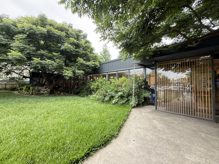 【平鎮】「厚冶 Bakery & Cafe．近央大，充滿綠意的日式職人手作麵包咖啡館（生吐司/三明治/點心/可內用.外帶/附停車場)」