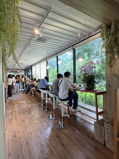 【平鎮】「厚冶 Bakery & Cafe．近央大，充滿綠意的日式職人手作麵包咖啡館（生吐司/三明治/點心/可內用.外帶/附停車場)」