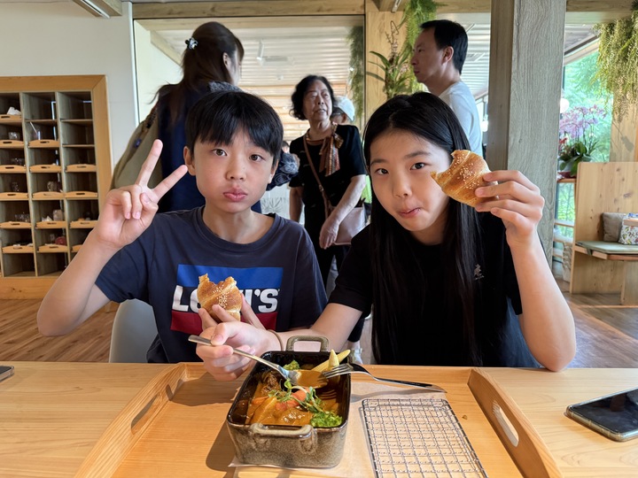 【平鎮】「厚冶 Bakery & Cafe．近央大，充滿綠意的日式職人手作麵包咖啡館（生吐司/三明治/點心/可內用.外帶/附停車場)」