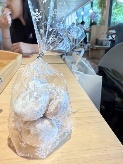 【平鎮】「厚冶 Bakery & Cafe．近央大，充滿綠意的日式職人手作麵包咖啡館（生吐司/三明治/點心/可內用.外帶/附停車場)」