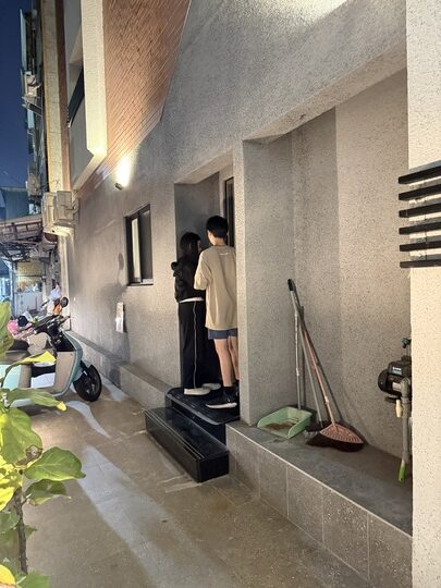 【台南】「赤崁接古所．隱身赤崁樓旁巷弄裡的質感風民宿（自助入住/地理位置佳/無電梯.早餐及停車場）」