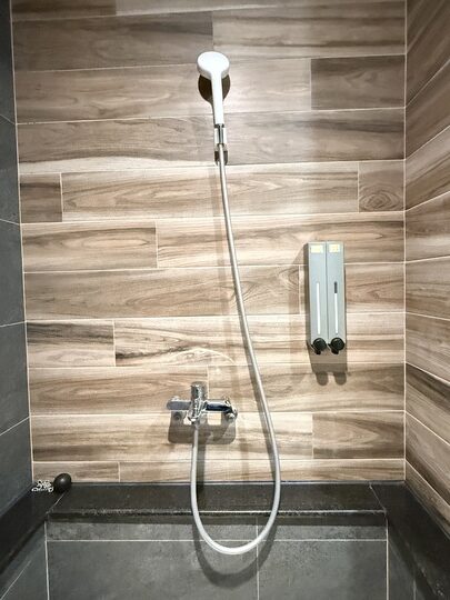 【台南】「赤崁接古所．隱身赤崁樓旁巷弄裡的質感風民宿（自助入住/地理位置佳/無電梯.早餐及停車場）」