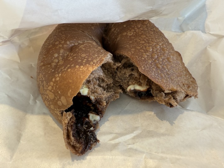 【桃園】「Mini.D Coffee同德館．隱身巷弄轉角，結合藝文空間的清新質感風咖啡館（早午餐/輕食/披薩/甜點/奈良美智作品/不限時/近藝文特區）」