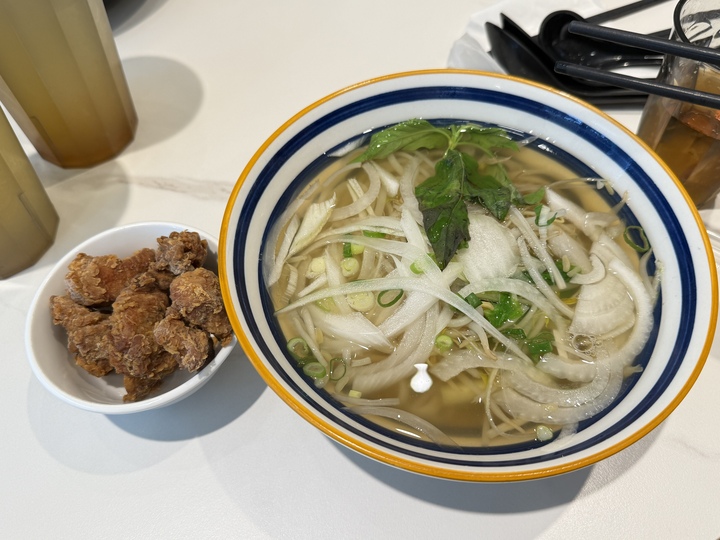 【八德】「越好吃越南料理．質感風越式料理（越式火鍋.飯品.河粉/經典小食.炸物/法國麵包/可線上訂餐/介壽路上.近大湳郵局）」