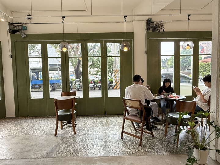 【中壢】「BA-beforetfa．藏身巷弄裡的復古風老宅咖啡館（戚風蛋糕/布蕾丁/寵物友善/近青菓市場）」