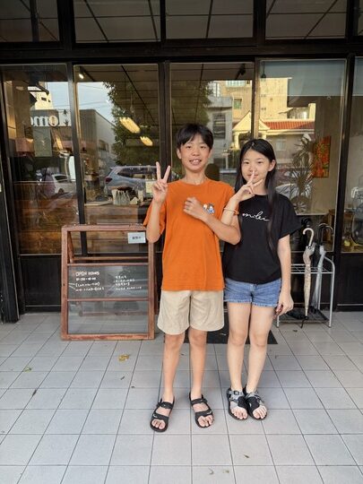 【頭份】「果宅咖啡Toufen_Guohome Coffee．自宅改建，有漫畫可以看的老宅咖啡館（手作甜點/早午餐/整模客訂蛋糕/近尚順）」