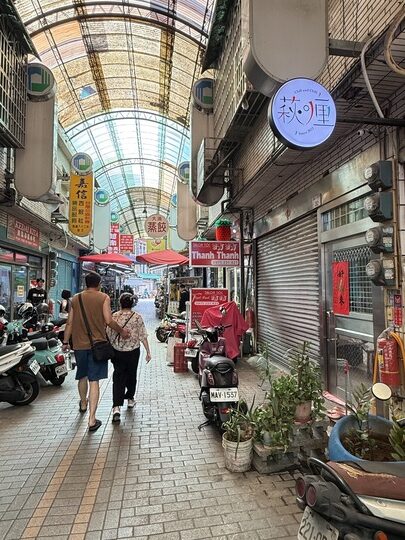 【八德】「萩喱.chill and chili-藏身大湳（市場）商圈巷弄裡的南洋風料理（叻沙/咖哩/炒飯.炒麵/炸物）」