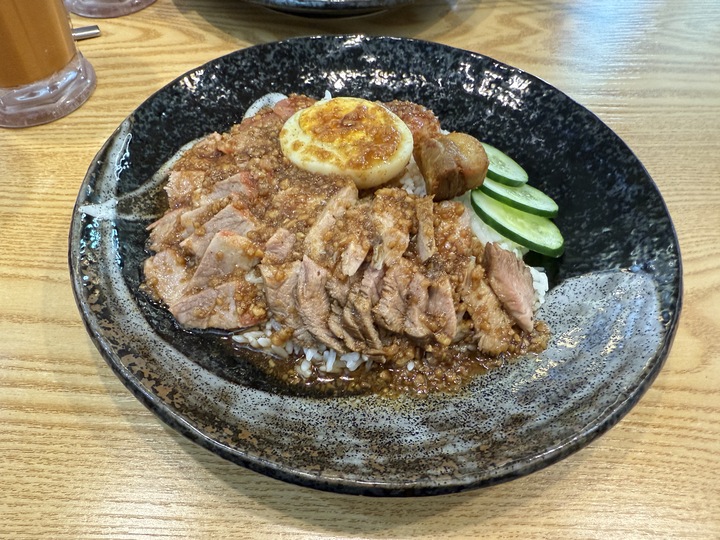 【八德】「萩喱.chill and chili-藏身大湳（市場）商圈巷弄裡的南洋風料理（叻沙/咖哩/炒飯.炒麵/炸物）」