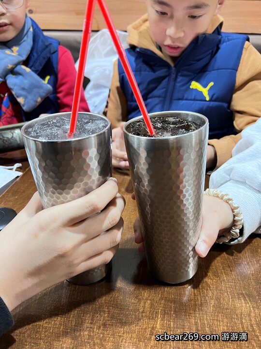【首爾自由行】「媽媽帶孩子一起辦年貨之旅 Day 2 (下):新村美食逛街散策,TOPTEN10、ARTBOX、Play Ground、emart、橋村炸雞(KyoChon)」 【首爾自由行】「媽媽帶孩子一起辦年貨之旅 Day 2 (下):新村美食逛街散策,TOPTEN10、ARTBOX、Play Ground、emart、橋村炸雞(KyoChon)」