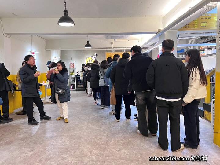 【首爾自由行】「媽媽帶孩子一起辦年貨之旅 Day 2 (上):望遠市場美食散策,QS炸雞、勳勳糖餅 & Paik’s Coffee」」 【首爾自由行】「媽媽帶孩子一起辦年貨之旅 Day 2 (上):望遠市場美食散策,QS炸雞、勳勳糖餅 & Paik’s Coffee」」