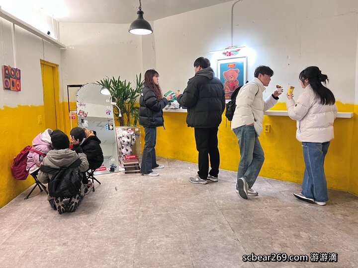 【首爾自由行】「媽媽帶孩子一起辦年貨之旅 Day 2 (上):望遠市場美食散策,QS炸雞、勳勳糖餅 & Paik’s Coffee」」 【首爾自由行】「媽媽帶孩子一起辦年貨之旅 Day 2 (上):望遠市場美食散策,QS炸雞、勳勳糖餅 & Paik’s Coffee」」