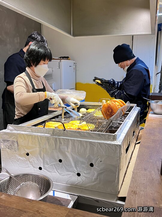 【首爾自由行】「媽媽帶孩子一起辦年貨之旅 Day 2 (上):望遠市場美食散策，QS炸雞、勳勳糖餅 & Paik’s Coffee」」